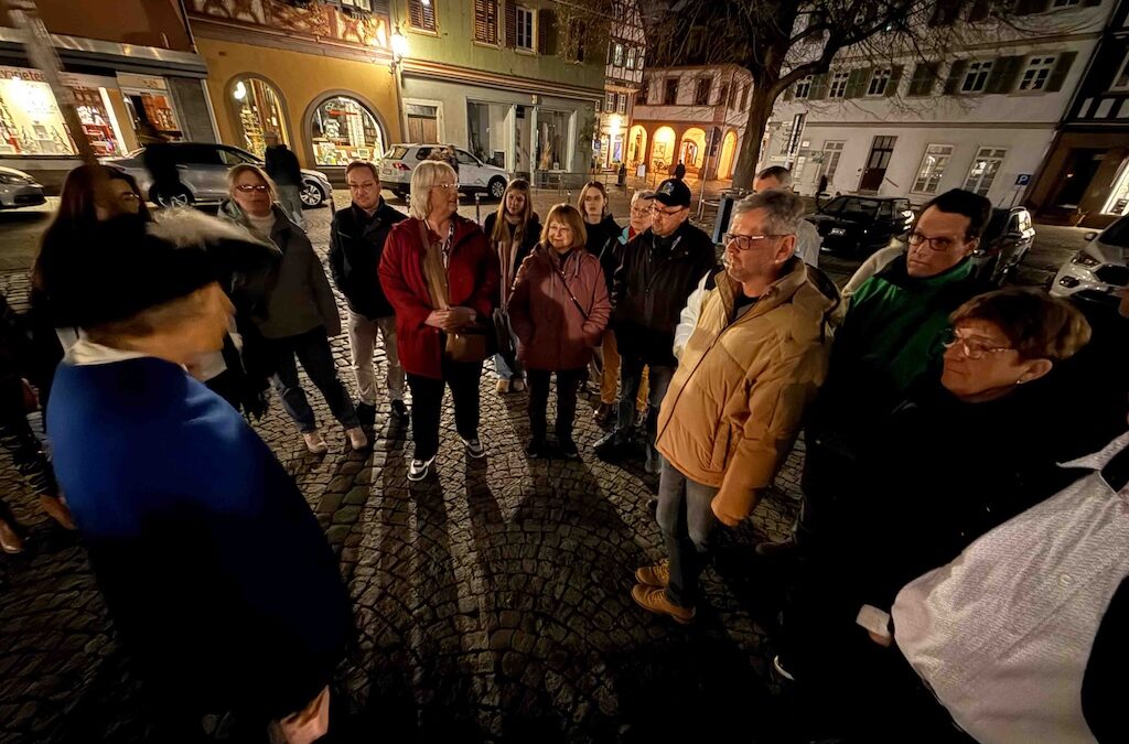 Ladenburg im Regen, es glänzte das Kopfsteinplaster – unsere Winterfeier